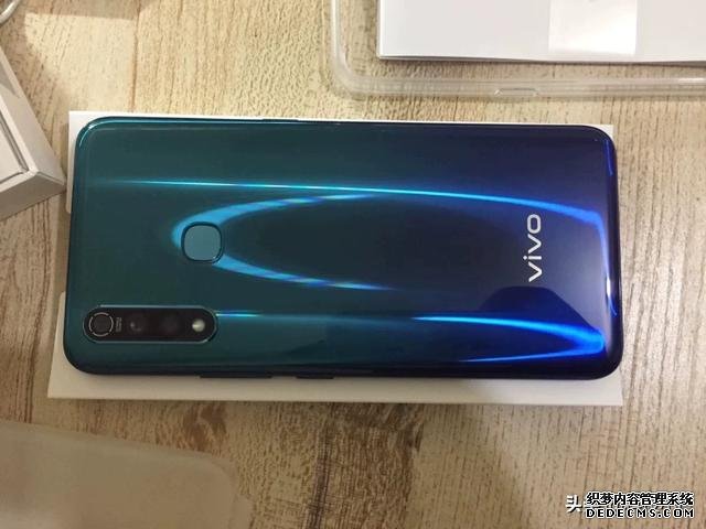 vivo超長續(xù)航千元機(jī)，128GB+五千大電池+后置三攝，跌至998元