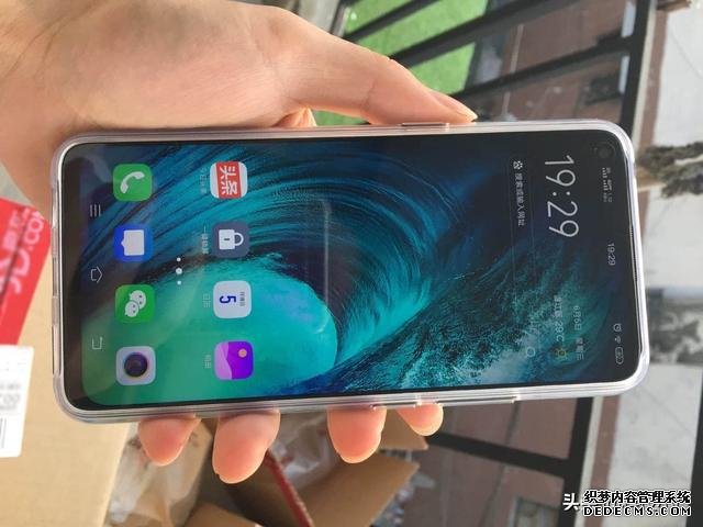vivo超長續(xù)航千元機(jī)，128GB+五千大電池+后置三攝，跌至998元