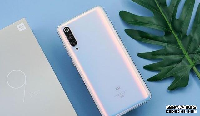 從3799跌至2858，從高端市場(chǎng)跌至中端市場(chǎng)，網(wǎng)友：終于等到了