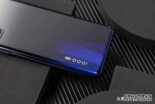 同為144Hz的兩部iQOO，一部2198，一部2698怎么選？