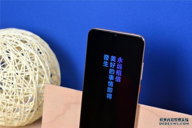 雷軍爆發(fā)了，天璣820+三星屏僅1599，買(mǎi)到就是賺