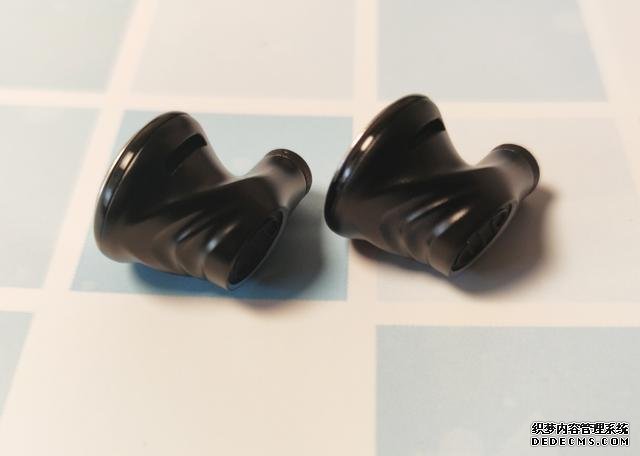 暢爽音質(zhì)小巧外觀！BGVP DX5音樂(lè)耳機(jī)評(píng)測(cè)：399元買(mǎi)到就是賺