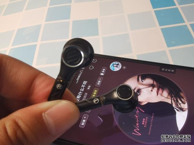 暢爽音質(zhì)小巧外觀！BGVP DX5音樂(lè)耳機(jī)評(píng)測(cè)：399元買(mǎi)到就是賺