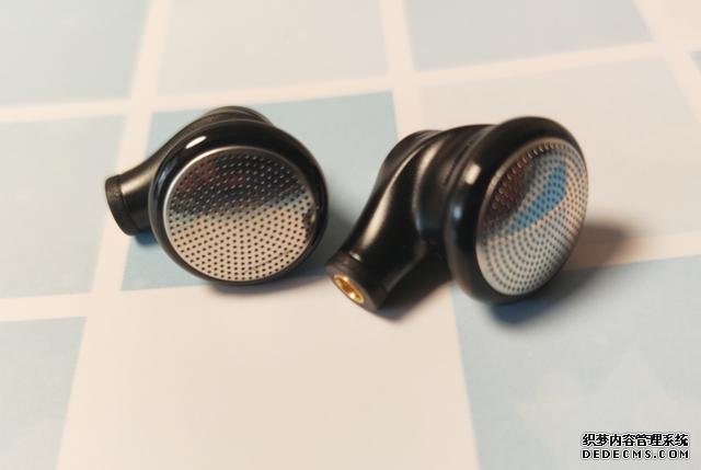 暢爽音質(zhì)小巧外觀！BGVP DX5音樂(lè)耳機(jī)評(píng)測(cè)：399元買(mǎi)到就是賺
