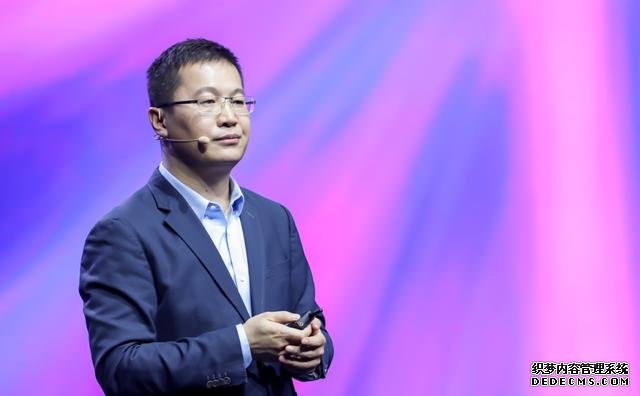 盧偉冰給力，新機搭載30倍變焦+三星AMOLED，廣大米粉開心了