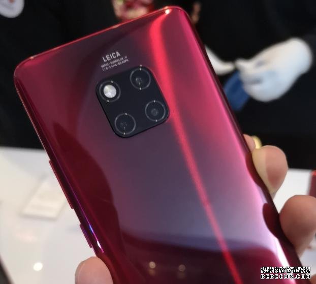 從6799跌至3999，從高端市場跌至中端市場，網(wǎng)友：終于等到了