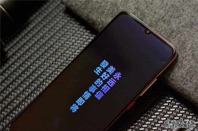 小米最強(qiáng)中端機(jī)今日開售，價(jià)格與性能同時(shí)兼顧，友商怎么看？