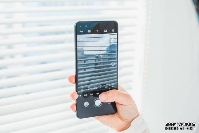 為什么我要建議你買華為P40 Pro，而不是已經(jīng)降價的Mate 30?