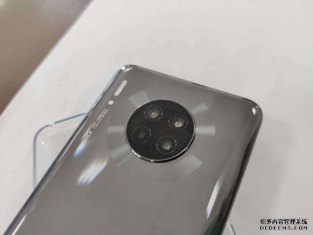 華為頂級旗艦價(jià)格跳水，徠卡三攝+128G，大降1300后售價(jià)不到三千