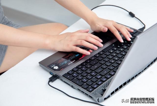 性能強(qiáng)悍為高階玩家而來 技嘉 AORUS 15G XB上手評(píng)測