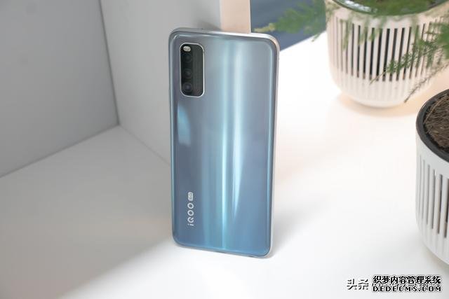 天璣1000 Plus性能首秀，iQOO Z1釋放超強旗艦之力