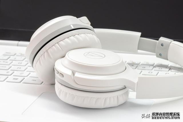頭戴無線藍牙耳機 40小時超長續(xù)航是什么體驗？