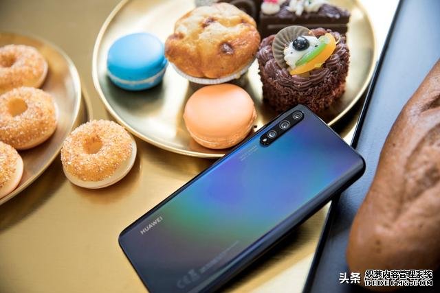 華為暢享10S全方位上手:輕巧機(jī)身+超強(qiáng)夜景是它的制勝法寶