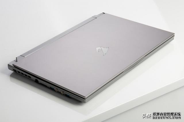 8核十代酷睿 大屏游戲本會(huì)更爽么 技嘉AORUS 17G XB評(píng)測(cè)