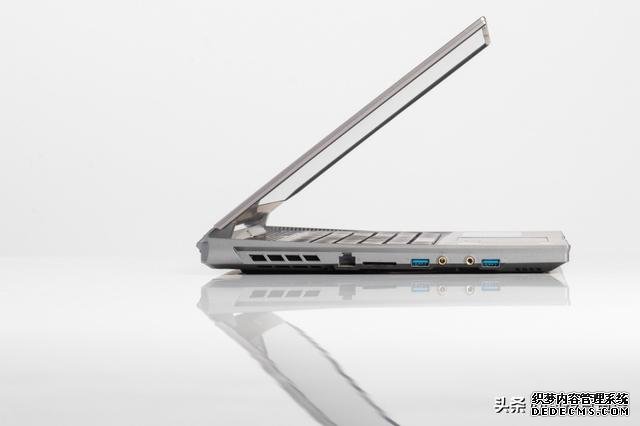 8核十代酷睿 大屏游戲本會(huì)更爽么 技嘉AORUS 17G XB評(píng)測(cè)