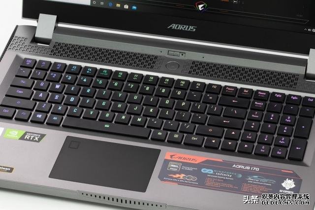 8核十代酷睿 大屏游戲本會(huì)更爽么 技嘉AORUS 17G XB評(píng)測(cè)