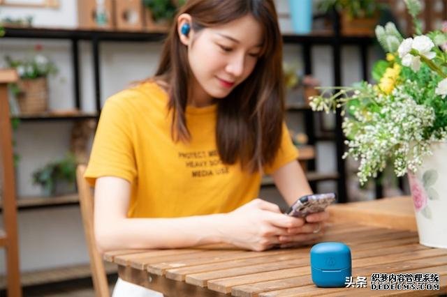 30小時(shí)長(zhǎng)續(xù)航 鐵三角CK3 TW通勤一周都不用擔(dān)心充電問(wèn)題
