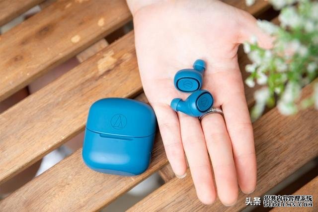 30小時(shí)長(zhǎng)續(xù)航 鐵三角CK3 TW通勤一周都不用擔(dān)心充電問(wèn)題