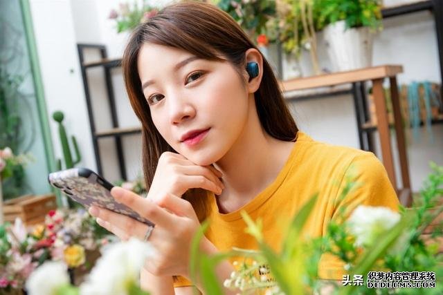30小時(shí)長(zhǎng)續(xù)航 鐵三角CK3 TW通勤一周都不用擔(dān)心充電問(wèn)題