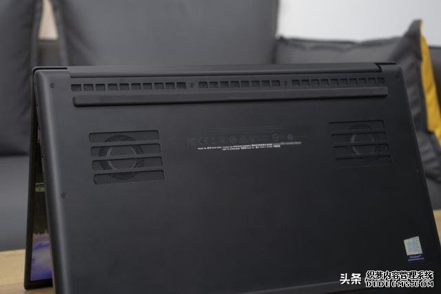 144Hz高色域顯示器，這才是高端游戲本該有的畫(huà)面表現(xiàn)