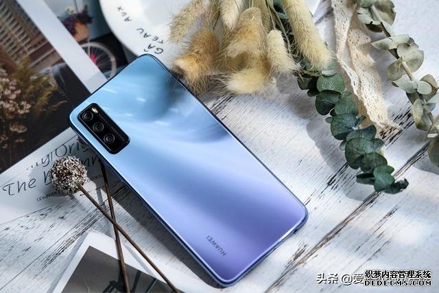 華為又一千元5G猛將，跑分32萬(wàn)+128GB僅1999，網(wǎng)友：國(guó)產(chǎn)芯片給力