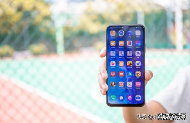 華為再次發(fā)力，麒麟810+真全面屏+4800萬三攝，從2199到1399