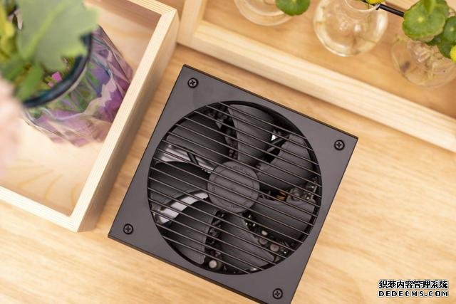 Define 7 Compact機箱上市，分形工藝機電散三劍客裝機評測