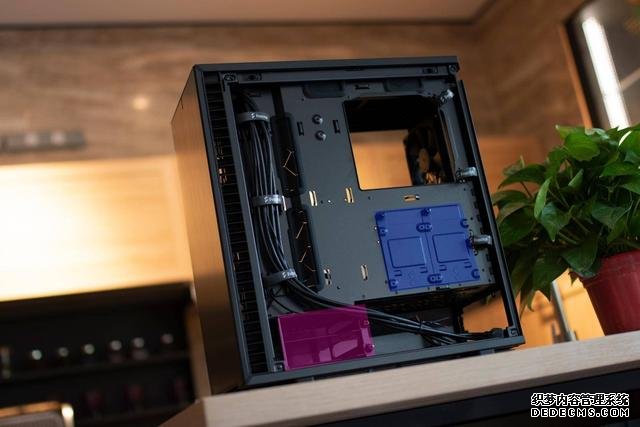 Define 7 Compact機箱上市，分形工藝機電散三劍客裝機評測