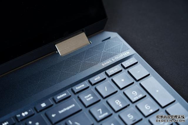 輕薄變形本下的“金屬暴力美學(xué)”惠普Spectre x360 15筆記本評測