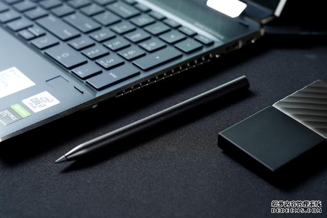 輕薄變形本下的“金屬暴力美學(xué)”惠普Spectre x360 15筆記本評測