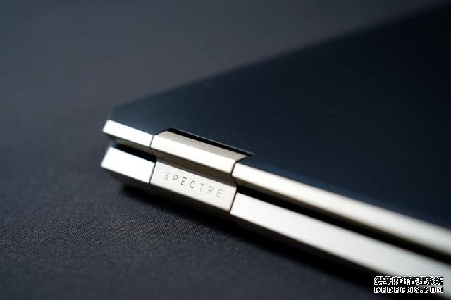 輕薄變形本下的“金屬暴力美學(xué)”惠普Spectre x360 15筆記本評測