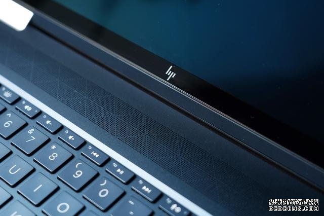 輕薄變形本下的“金屬暴力美學(xué)”惠普Spectre x360 15筆記本評測