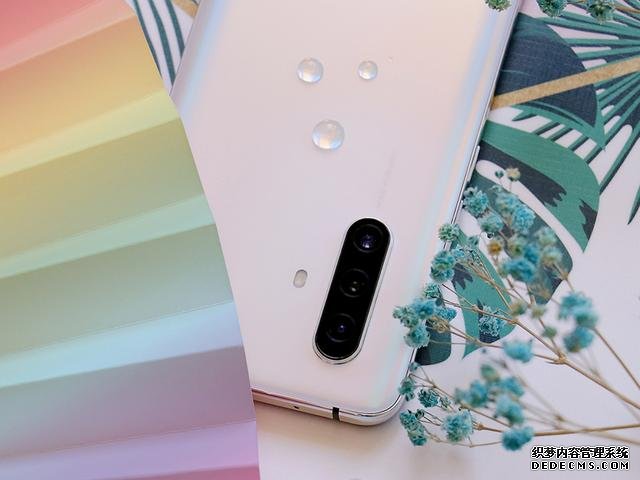 前置3200萬+90Hz+后置6400萬三攝，vivo X30，真香