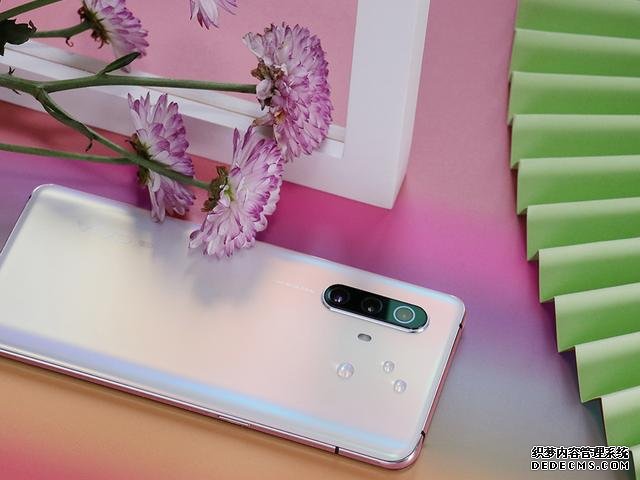 前置3200萬+90Hz+后置6400萬三攝，vivo X30，真香
