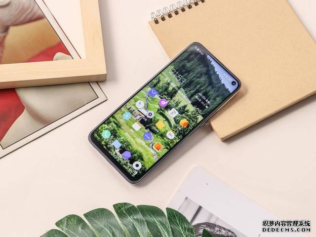 從2000到3500，這款手機(jī)統(tǒng)治了3個(gè)價(jià)位的性價(jià)比，暫時(shí)沒(méi)有對(duì)手！