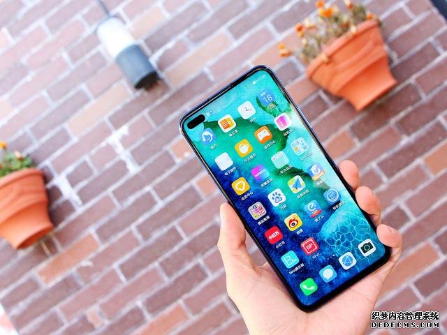 從3899降至2999，華為榮耀麒麟990 5G旗艦，對(duì)比新品榮耀30如何？