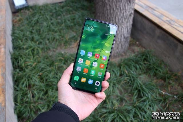 8+256GB華為老旗艦降至1999，對(duì)比6+128GB 5G新機(jī)，你會(huì)怎么選？