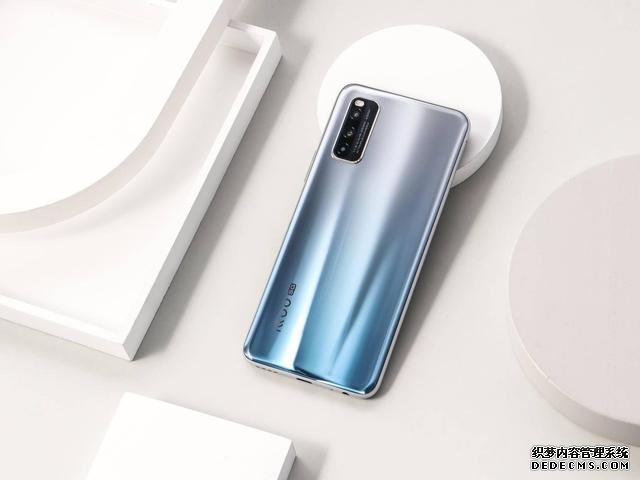 三款兩千檔5G新機(jī)，榮耀、紅米、iQOO，應(yīng)該怎么選？