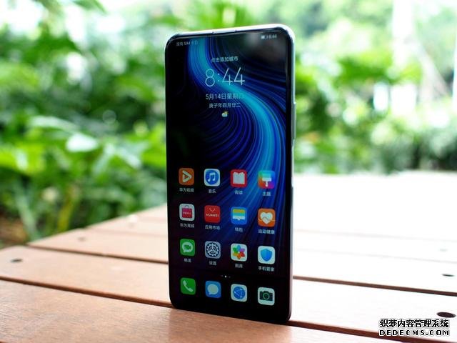中端機(jī)最強(qiáng)拍照+最強(qiáng)5G+最高顏值，“超級(jí)水桶機(jī)”今年又火了