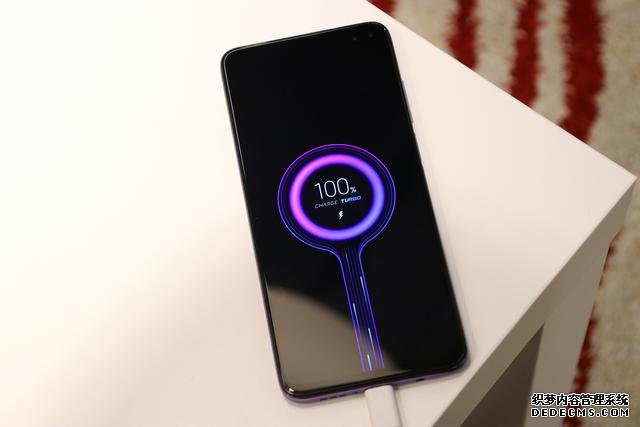 從2299降至1499，最能跳水的5G中端機(jī)，如今終于很有性價(jià)比