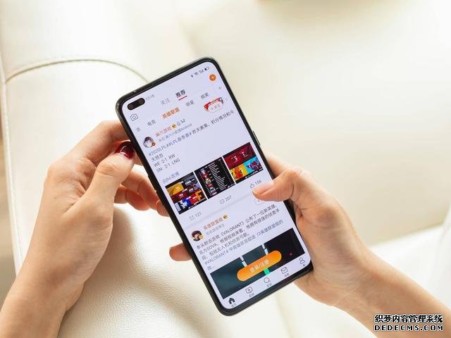 從3599降至2799，驍龍865+8GB+90HZ三星屏+65W，如今很值得