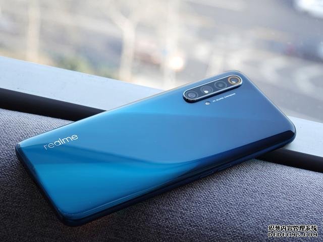 從3599降至2799，驍龍865+8GB+90HZ三星屏+65W，如今很值得