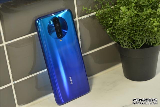 1500檔目前最值的三款手機(jī)：兩款4G一款5G，最高8+128GB