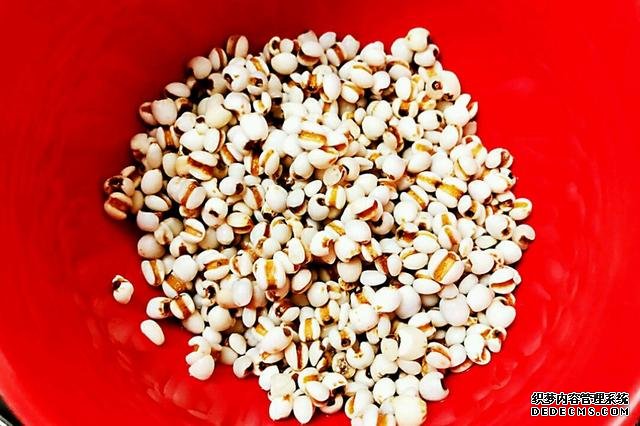 這湯叫美膚綠豆湯，夏天睡不著喝它，安神少夢(mèng)一覺(jué)睡到天亮