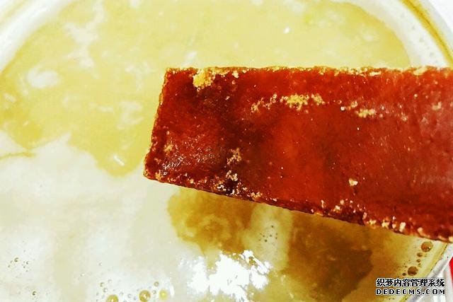這湯叫美膚綠豆湯，夏天睡不著喝它，安神少夢(mèng)一覺(jué)睡到天亮