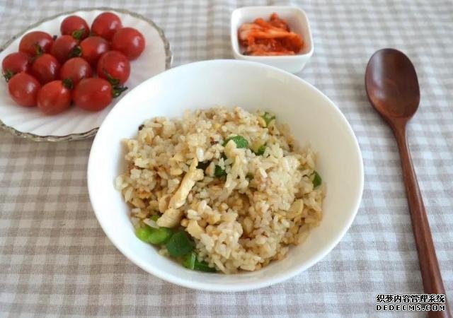 現(xiàn)在才知道，下面這4種美食不適合早餐吃，哪些是你正在吃的？