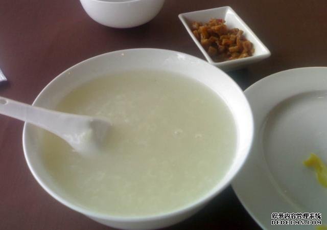 現(xiàn)在才知道，下面這4種美食不適合早餐吃，哪些是你正在吃的？