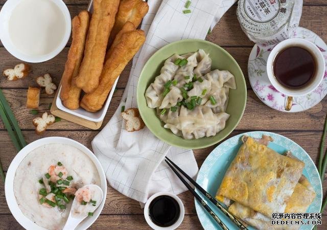 現(xiàn)在才知道，下面這4種美食不適合早餐吃，哪些是你正在吃的？
