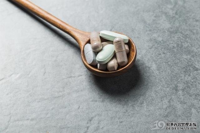 不用驗(yàn)血，看癥狀辨別缺什么維生素、吃什么補(bǔ)！這張表請(qǐng)收好