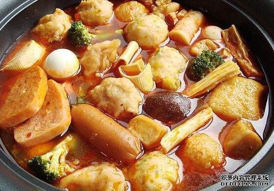 夏天吃麻辣燙還需要理由？當(dāng)然，用三個(gè)字來概括就是"補(bǔ)解暖"